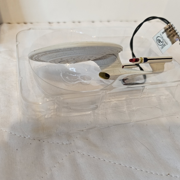 Hallmark Keepsake Ornament Star Trek USS Enterprise TNG Magic Light 1993 - Picture 3 of 9